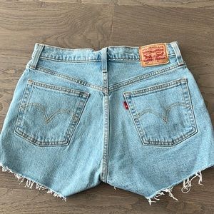 Levi high waisted shorts